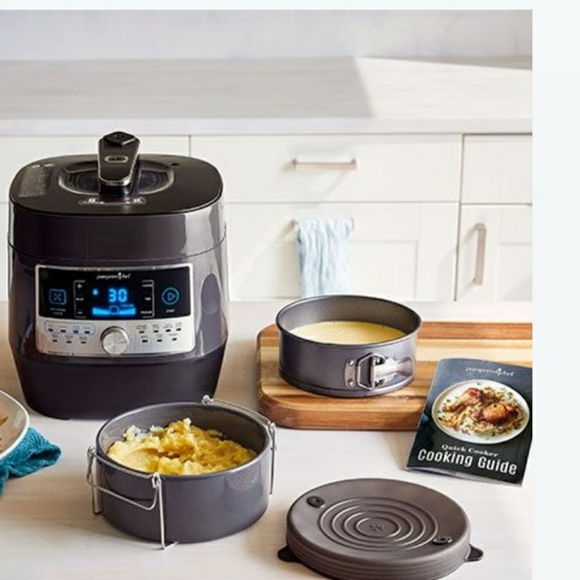 Quick cooker by Pampered chef - Picture 2 of 2